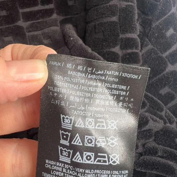 Guess Black Textured Hooded Cropped Sweater‎ Size Small - Picture 10 of 13